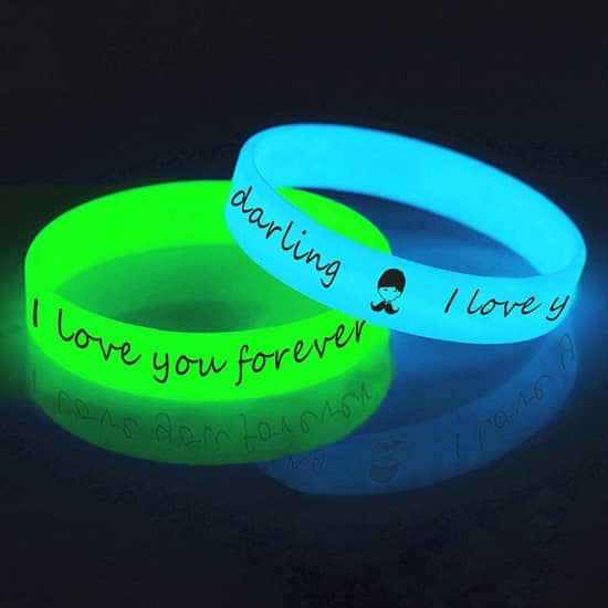 <strong>Glow In The Dark Custom Silicone Rubber Wristband</strong>